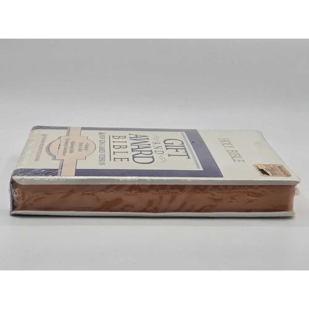 Holy Bible New King James Version KJV White Leatherflex Gift & Award Bible NEW